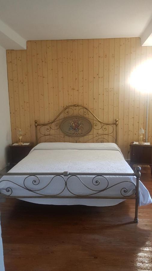 Castelveccana B&B Il Gatto Nero المظهر الخارجي الصورة