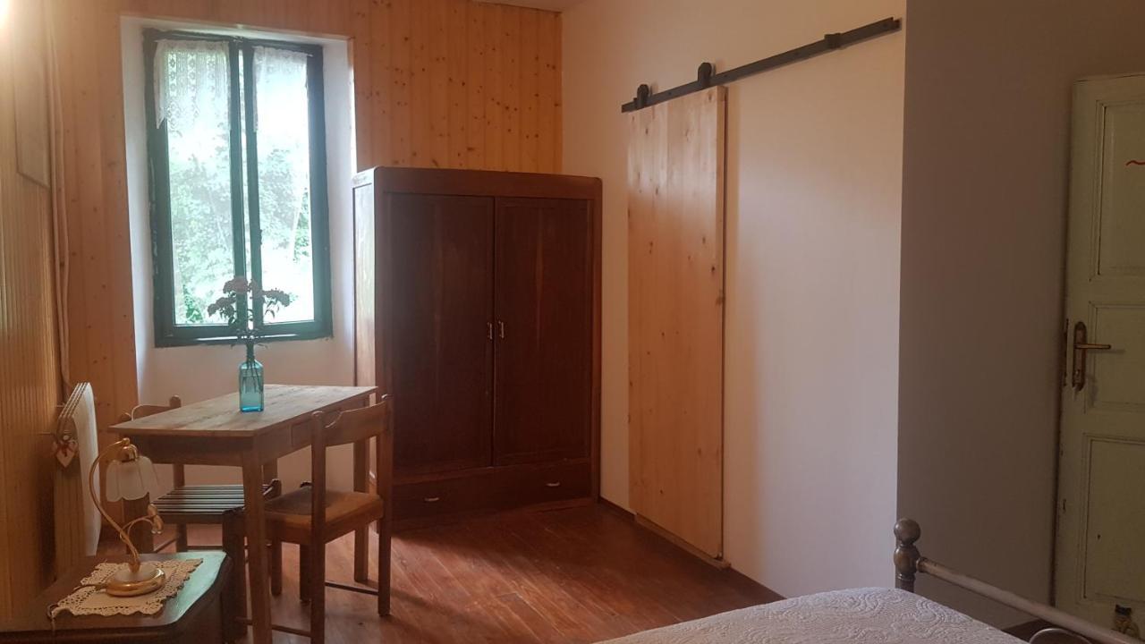 Castelveccana B&B Il Gatto Nero المظهر الخارجي الصورة