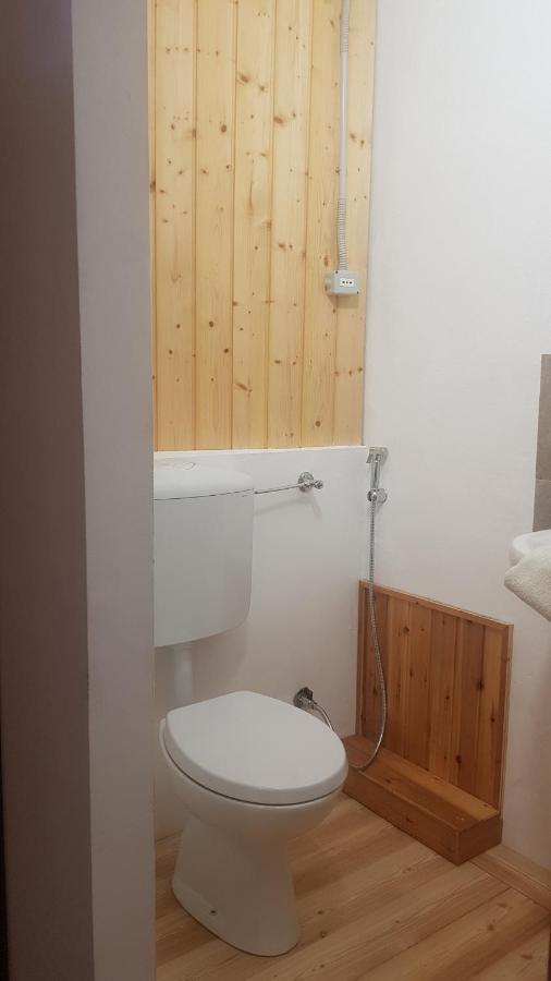 Castelveccana B&B Il Gatto Nero المظهر الخارجي الصورة