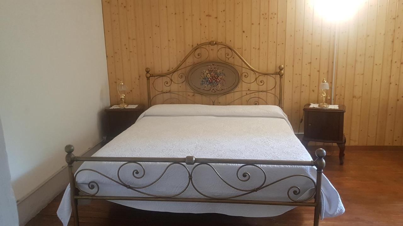 Castelveccana B&B Il Gatto Nero المظهر الخارجي الصورة