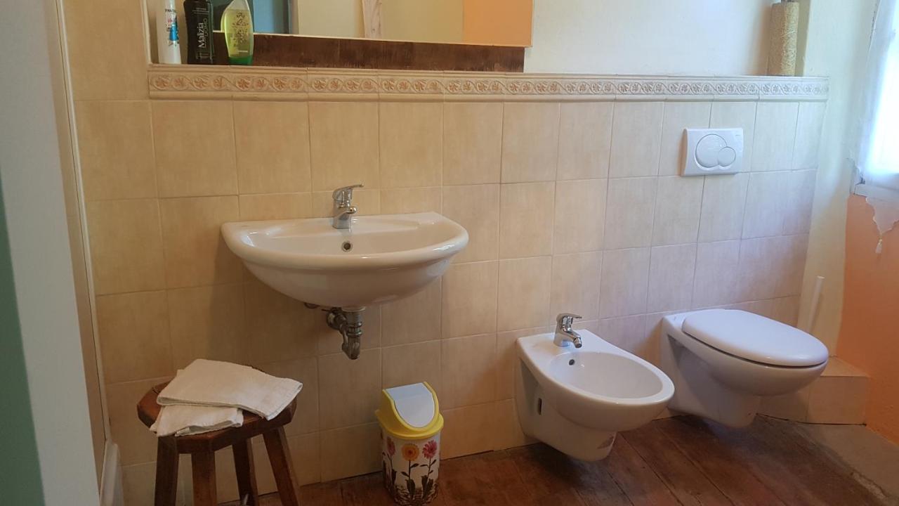 Castelveccana B&B Il Gatto Nero المظهر الخارجي الصورة