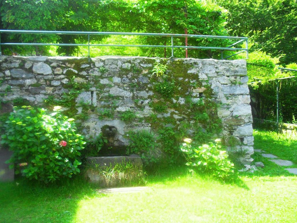 Castelveccana B&B Il Gatto Nero المظهر الخارجي الصورة