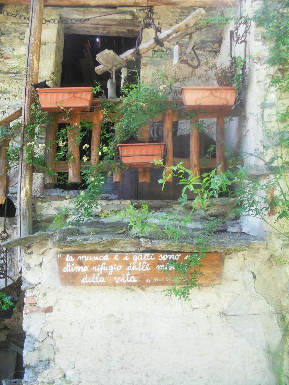 Castelveccana B&B Il Gatto Nero المظهر الخارجي الصورة