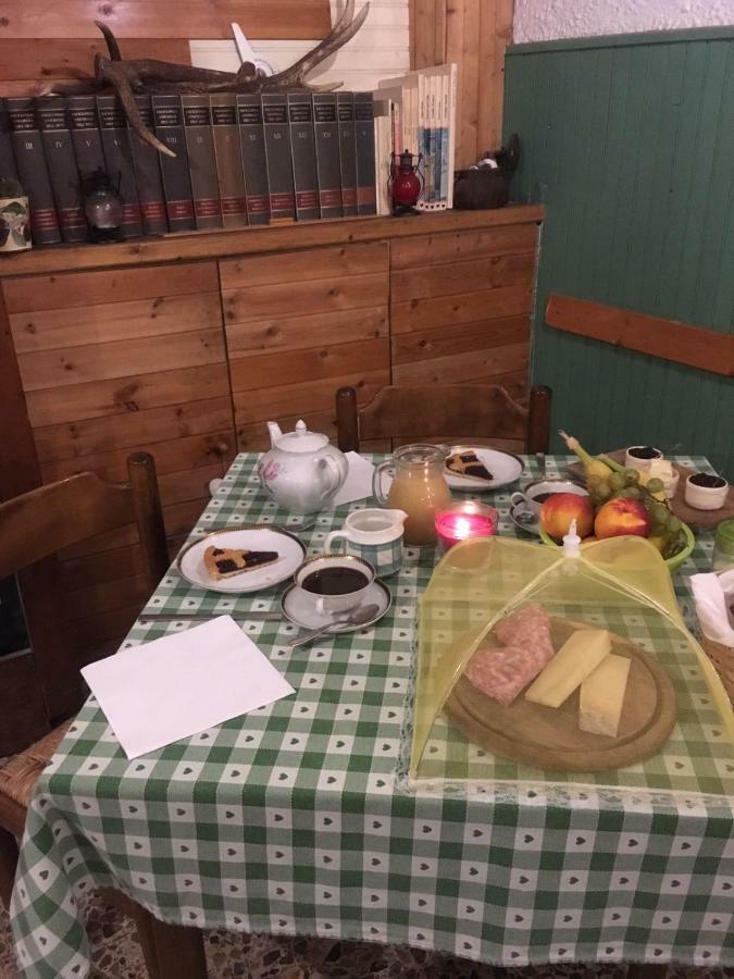 Castelveccana B&B Il Gatto Nero المظهر الخارجي الصورة